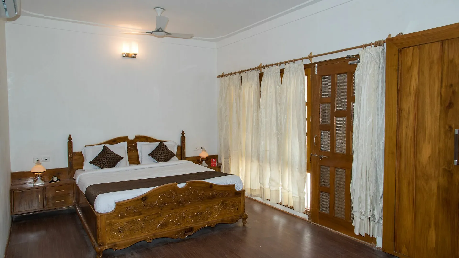 Hotel Oyoa 10412A Homea Exotica 4Bhka Villaa Neara Govardhana Vilas Udaipur